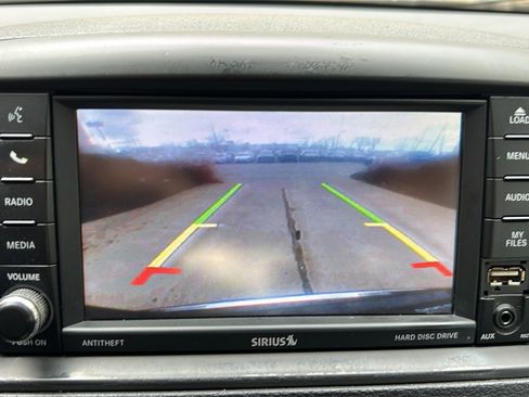 Used 2014 Chrysler Town & Country Touring image 21