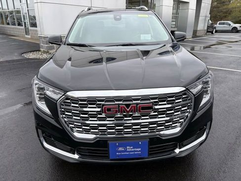 Used 2024 GMC Terrain Denali w/ Denali Premium Package AWD/4WD image 8