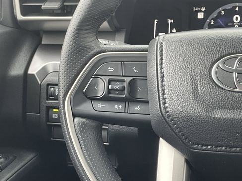 Used 2025 Toyota 4Runner SR5 image 19