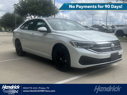 Used 2023 Volkswagen Jetta SE w/ Panoramic Sunroof Package