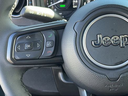 Certified 2025 Jeep Wrangler Rubicon image 13