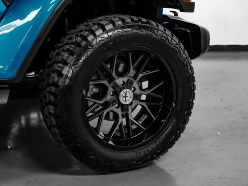 Used 2020 Jeep Wrangler Unlimited Sahara AWD/4WD image 49