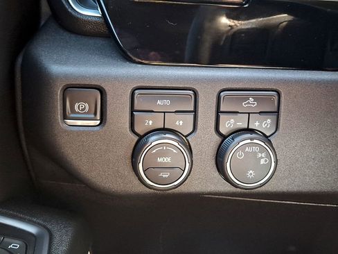 Used 2023 Chevrolet Silverado 1500 LT AWD/4WD image 22