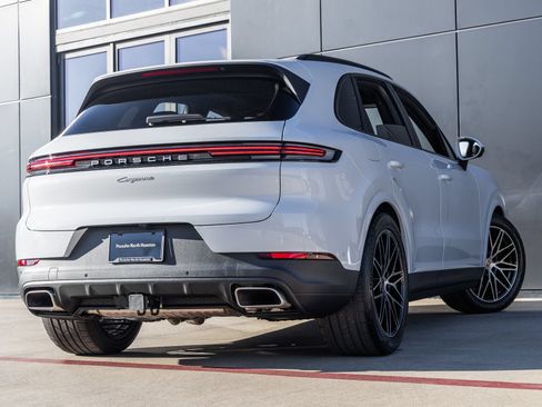 Certified 2026 Porsche Cayenne AWD/4WD image 11