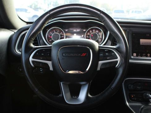 Used 2015 Dodge Challenger SXT Plus image 9