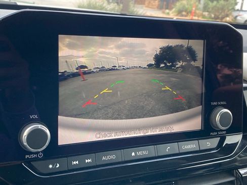 Used 2025 Nissan Pathfinder SV AWD/4WD image 23