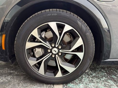 Used 2021 Ford Mustang Mach-E Premium image 8