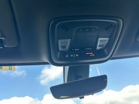 Used 2023 Chevrolet Traverse LT w/ Rear Camera Mirror Package AWD/4WD image 29