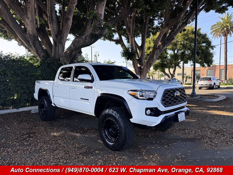Used 2017 Toyota Tacoma TRD Off-Road RWD image 1