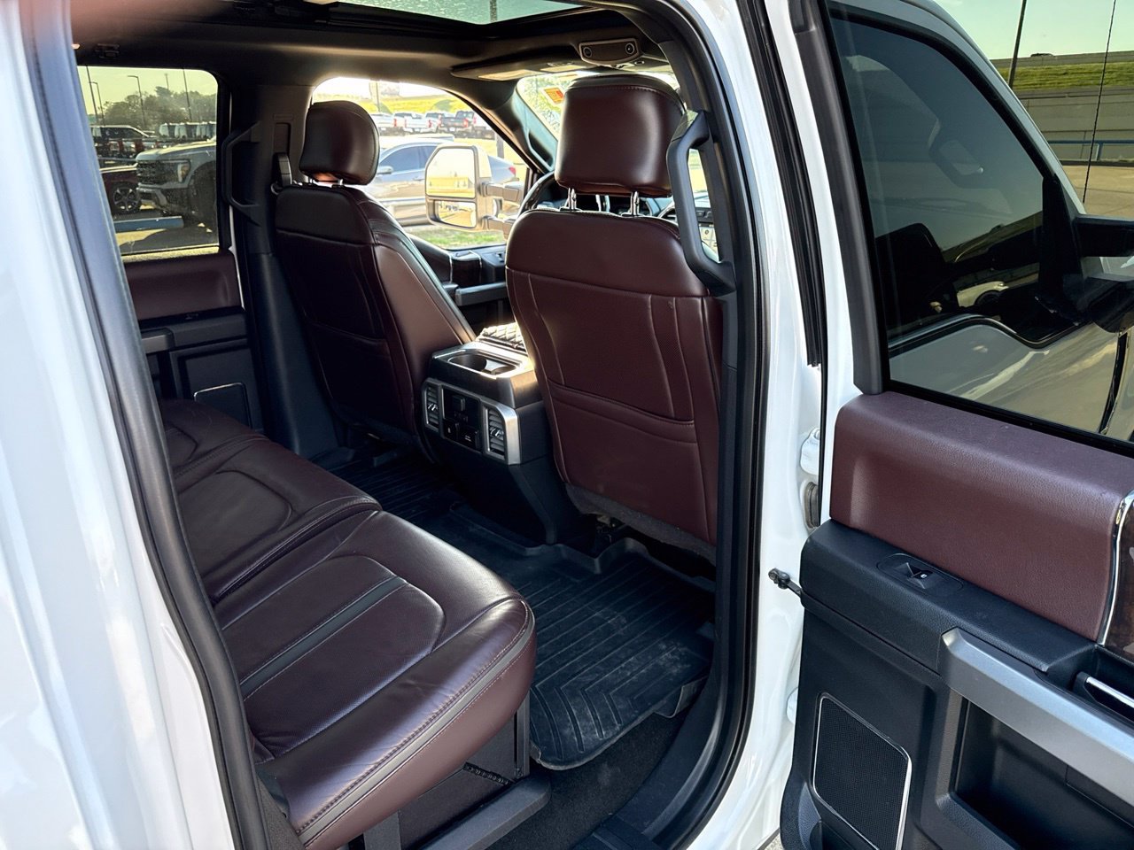 Used 2017 Ford F350 Platinum w/ Platinum Ultimate Package RWD image 12