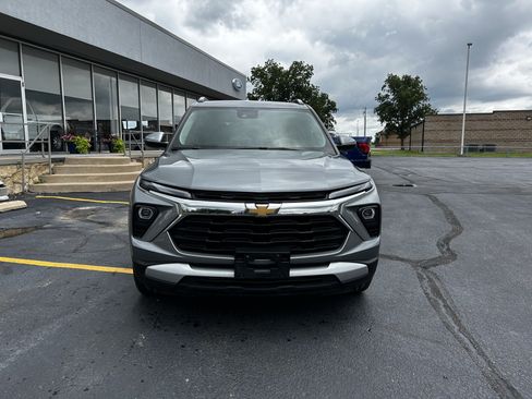 Used 2025 Chevrolet TrailBlazer LT AWD/4WD image 5