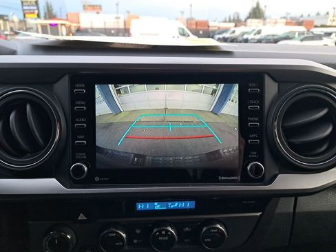 Used 2022 Toyota Tacoma TRD Sport image 25