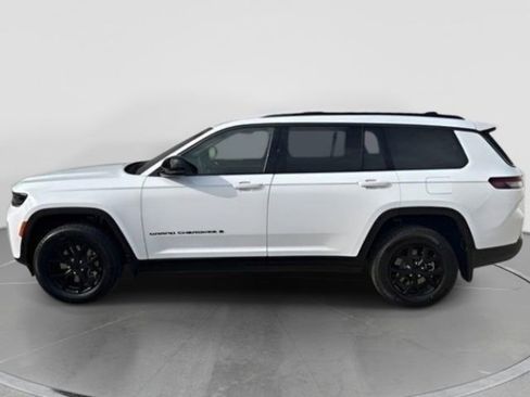 New 2026 Jeep Grand Cherokee L 4WD image 2