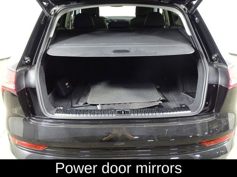 Used 2021 Audi e-tron Premium Plus image 15