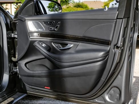 Used 2016 Mercedes-Benz S 550 Sedan image 40