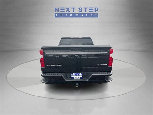 Used 2023 Chevrolet Silverado 1500 Custom image 7