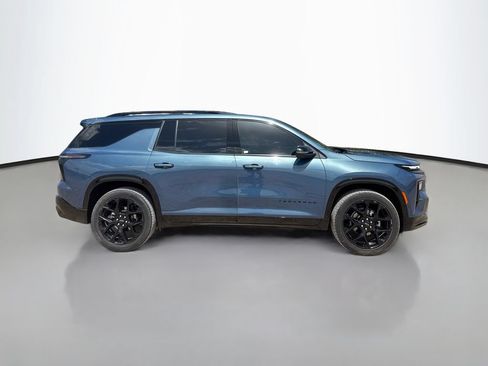 Used 2026 Chevrolet Traverse RS w/ LPO, Floor Liner Package FWD image 8