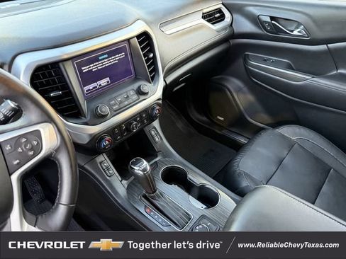 Used 2017 GMC Acadia SLT w/ LPO, Black Accent Package AWD/4WD image 18