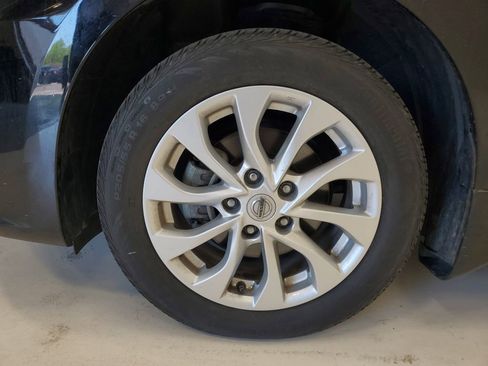 Used 2019 Nissan Sentra S w/ Appearance Package FWD image 8