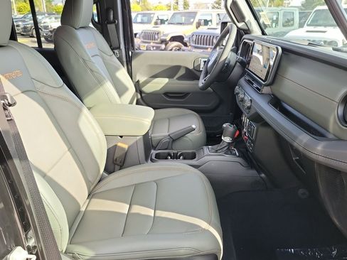 New 2026 Jeep Gladiator Mojave image 15
