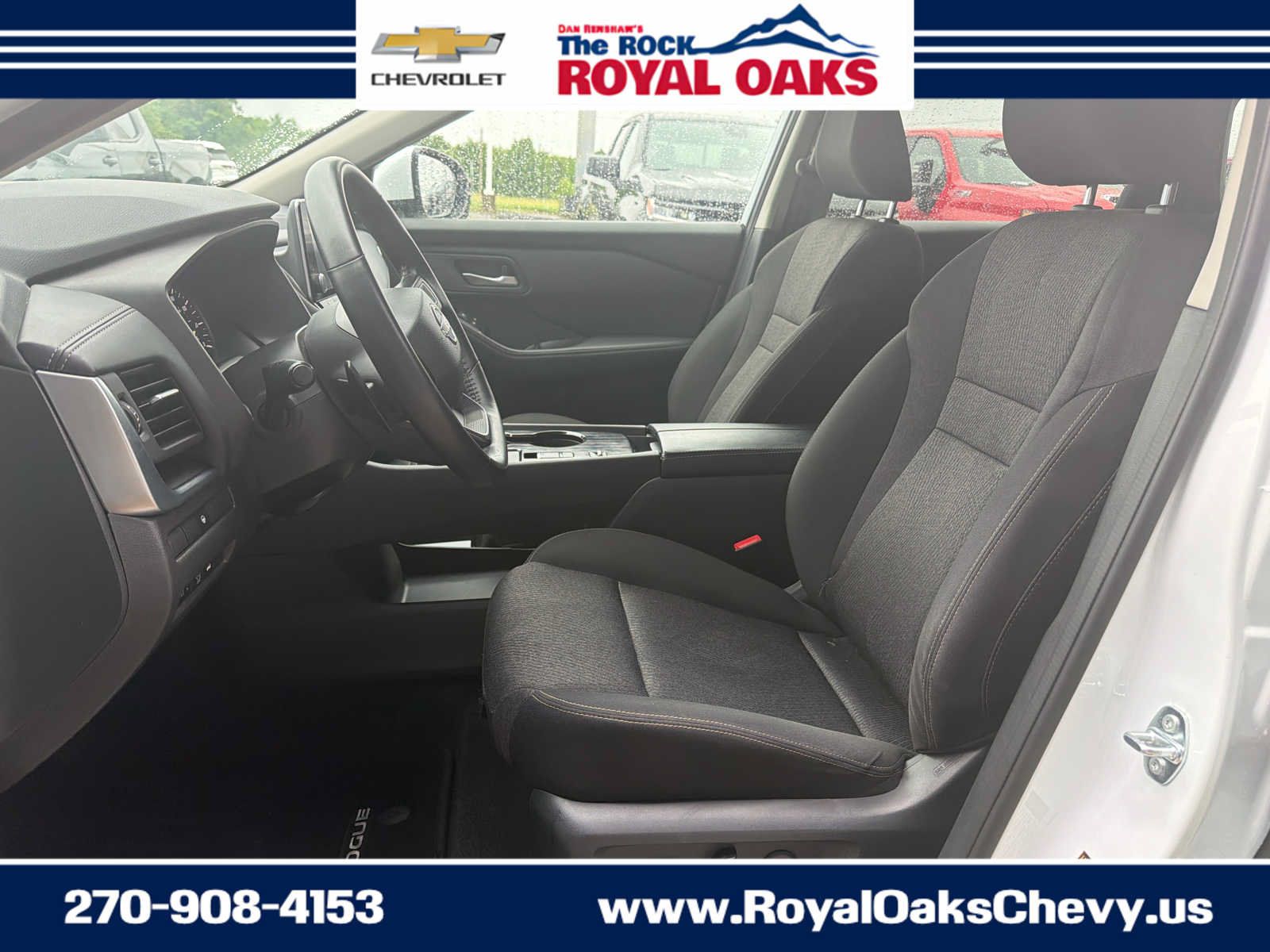 Used 2025 Nissan Rogue SV FWD image 13