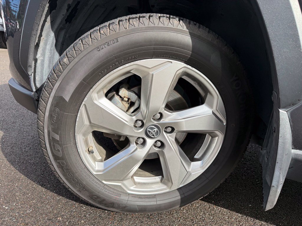Used 2019 Toyota RAV4 Limited AWD/4WD image 37