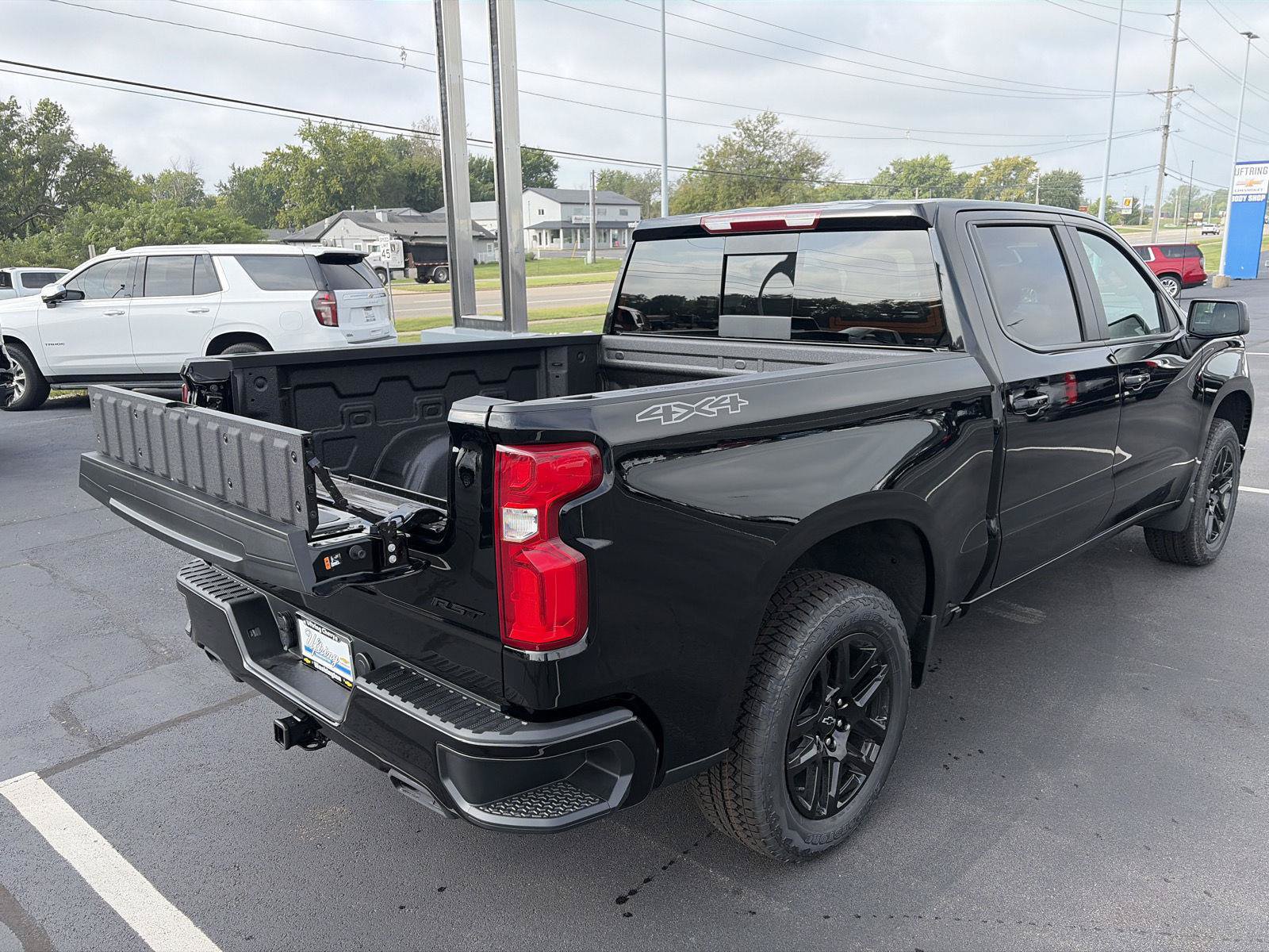 New 2026 Chevrolet Silverado 1500 RST w/ Dark Appearance Package AWD/4WD image 6