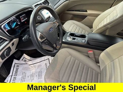 Used 2019 Ford Fusion SE image 11