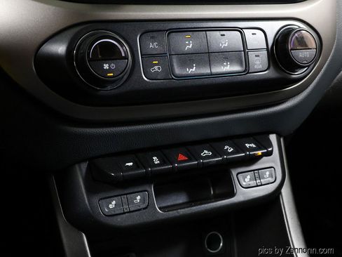Used 2021 Chevrolet Colorado Z71 AWD/4WD image 22