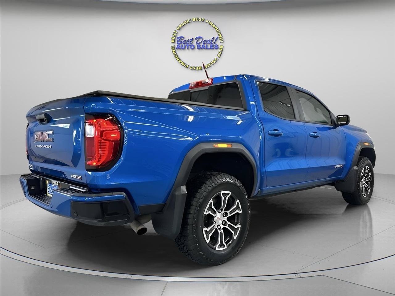 Used 2023 GMC Canyon AT4 w/ AT4 Premium Package AWD/4WD image 5
