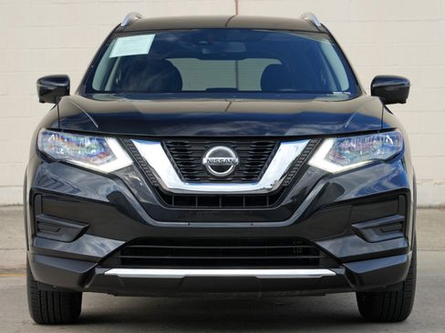 Used 2019 Nissan Rogue SV w/ Premium Package FWD image 6