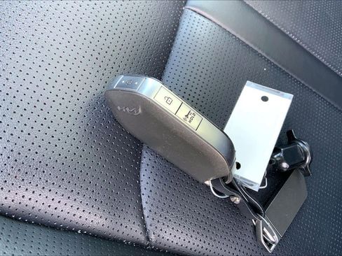 Used 2025 Kia Sorento S w/ Panoramic Sunroof Package image 15