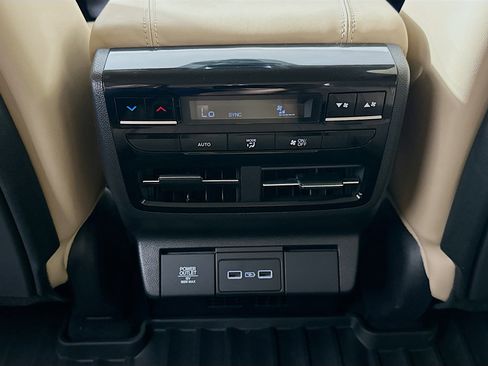 Used 2024 Acura MDX SH-AWD w/ Technology Package image 27