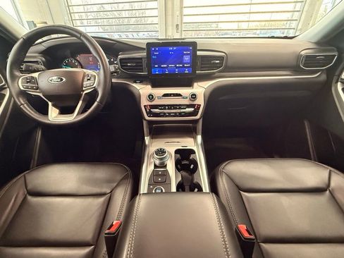 Used 2023 Ford Explorer XLT w/ Equipment Group 202A image 29