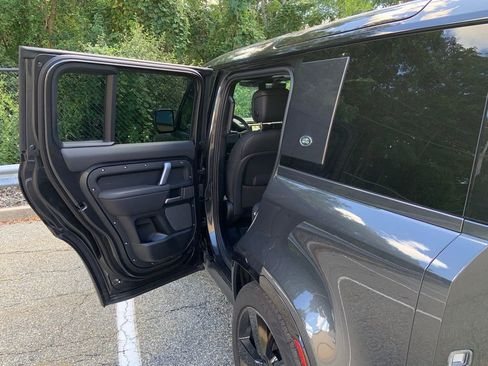 Certified 2024 Land Rover Defender 110 V8 image 15