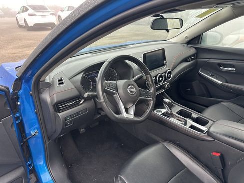 Used 2025 Nissan Sentra SR w/ SR Premium Package image 9