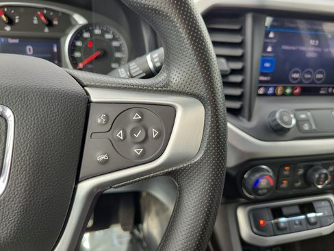 Used 2023 GMC Acadia SLE FWD image 19