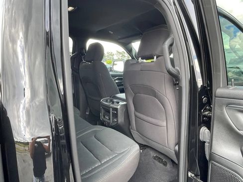 Used 2025 RAM 1500 Big Horn AWD/4WD image 40