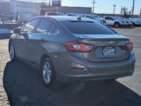 Used 2017 Chevrolet Cruze LT w/ Convenience Package image 8