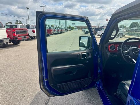 Used 2019 Jeep Wrangler Unlimited Rubicon w/ Uconnect 4C Nav & Sound Group AWD/4WD image 10