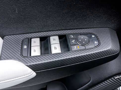 New 2025 Mitsubishi Outlander SE image 10