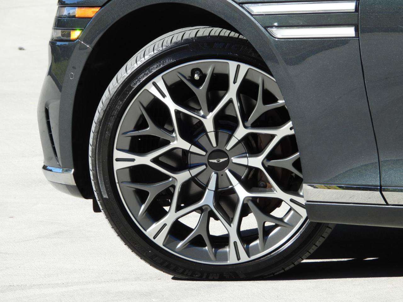 Used 2023 Genesis G90 3.5T AWD/4WD image 35