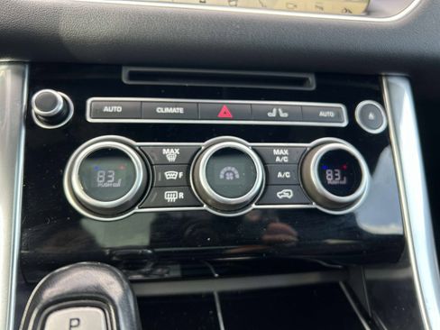 Used 2017 Land Rover Range Rover Sport HSE image 32