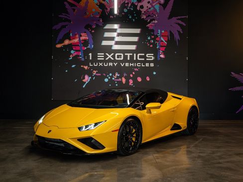 Used 2023 Lamborghini Huracan EVO RWD image 4