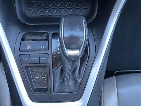 Used 2021 Toyota RAV4 XLE Premium image 24