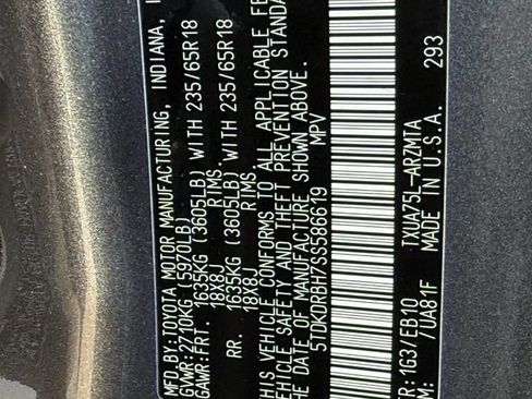 Used 2025 Toyota Highlander XLE AWD/4WD image 32