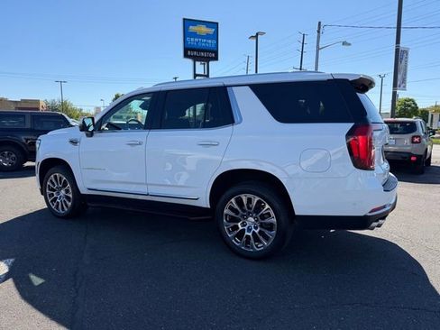 Used 2025 GMC Yukon Denali AWD/4WD image 4