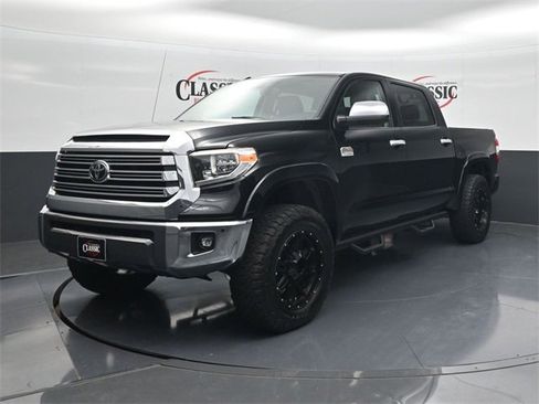 Used 2018 Toyota Tundra Platinum image 3
