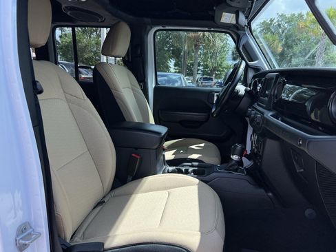Used 2020 Jeep Wrangler Unlimited Sport AWD/4WD image 31