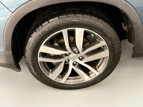 Used 2017 Honda Pilot Touring image 11